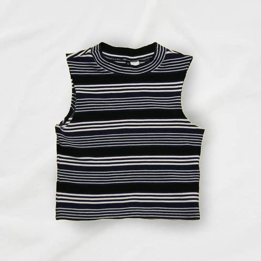 H&M  Women's Sleeveless Striped Crew Neck Solid Knit Crop Top Vest S